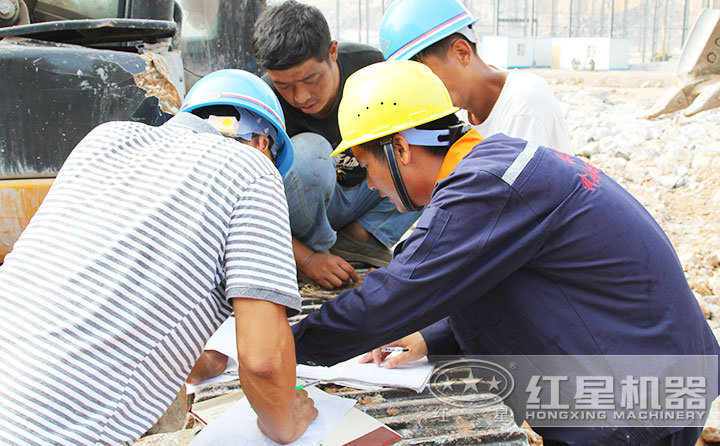 現場為用戶指導安裝細節，以節省占地、環保效能高為主 