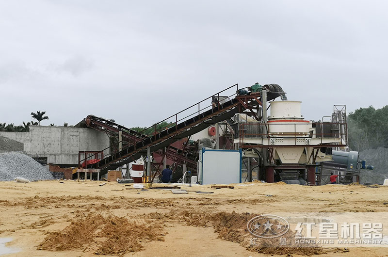 沖擊式破碎機(jī)工作現(xiàn)場(chǎng)圖片 沖擊式破碎機(jī)工作現(xiàn)場(chǎng)圖片