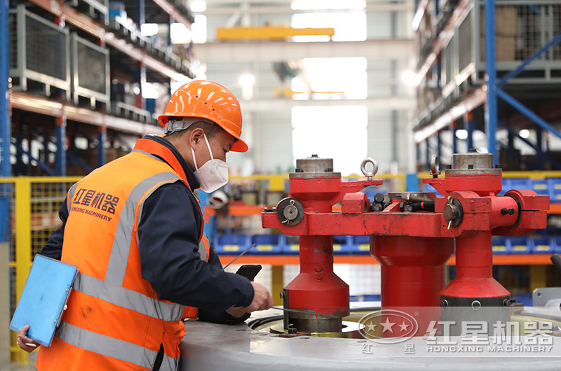 紅星廠區(qū)工作人員