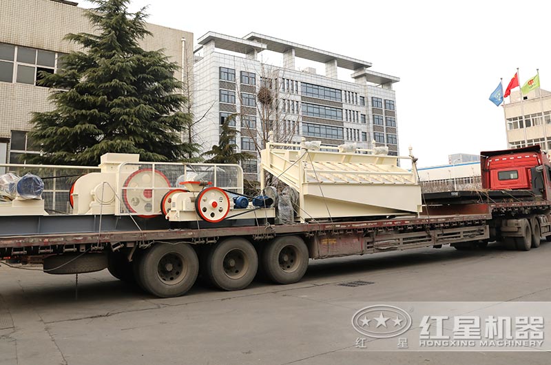 對(duì)輥制砂機(jī)裝車(chē)發(fā)貨中